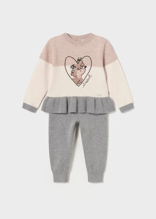 conjunto de niña color gris con café claro