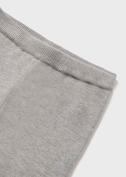 conjunto de niña color gris con café claro