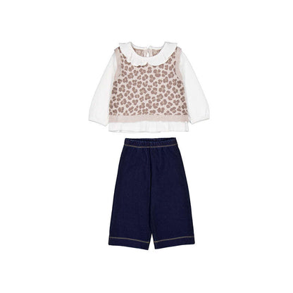 Conjunto pantalón y blusa con chaleco estampado nuez