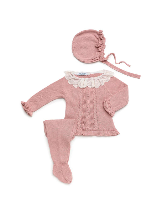 Conjunto de tres piezas con punto tachón, trenza y bodoques