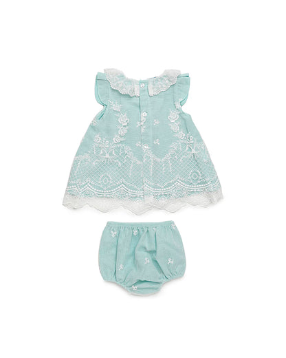 Vestido azul con tul bordado blanco