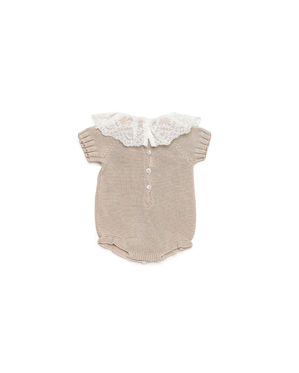 Pelele pañalero tejido color crema, cuello olan encaje