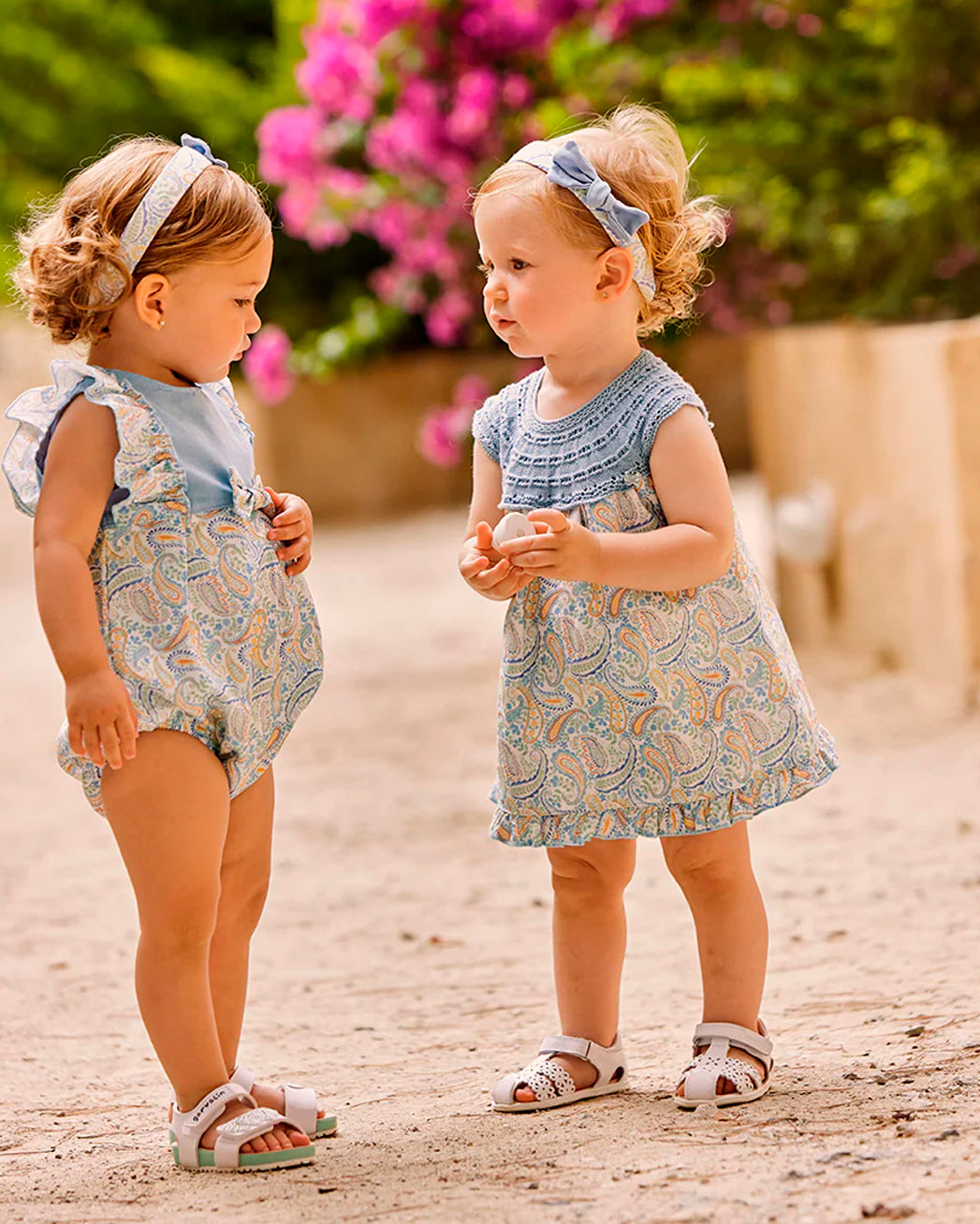 Vestido Azul Cielo Cuello Tejido Falda Estampada
