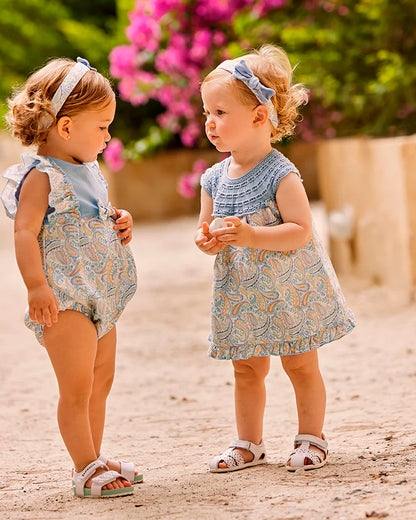 Vestido Azul Cielo Cuello Tejido Falda Estampada