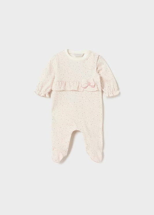 pelele color beige con puntos, para niña