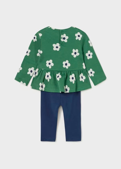 conjunto color verde y azul marino