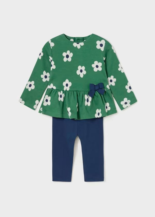 conjunto color verde y azul marino