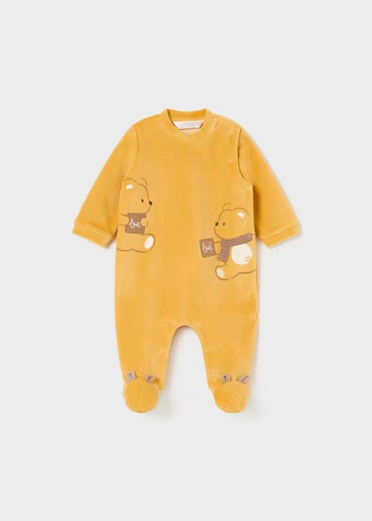 pelele color amarillo, tema ositos.
