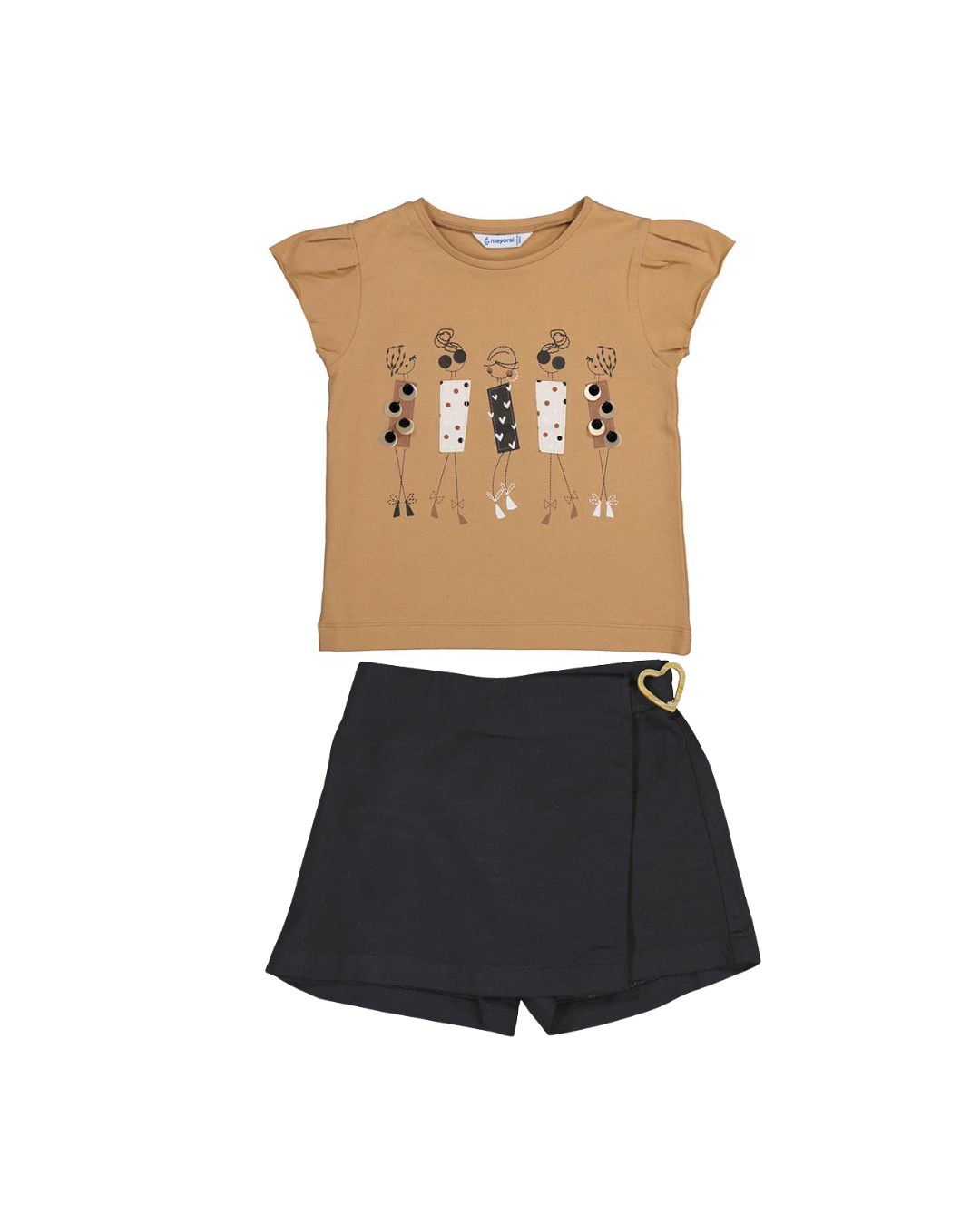 Conjunto camiseta canela, short negro hebilla corazón