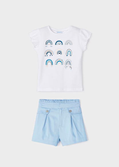 Set blusa blanca arcoiris short azul