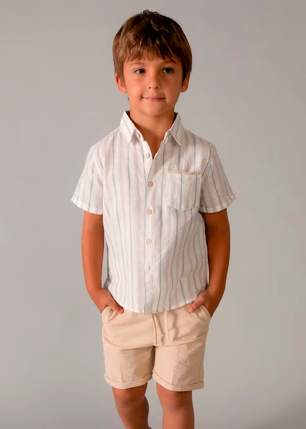 Conjunto de bermuda y camisa mocca con lino de manga corta