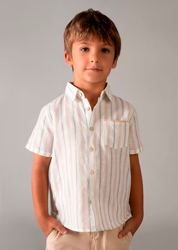 Conjunto de bermuda y camisa mocca con lino de manga corta