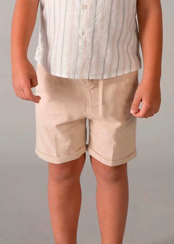 Conjunto de bermuda y camisa mocca con lino de manga corta