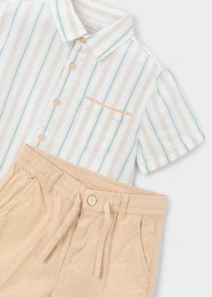 Conjunto de bermuda y camisa mocca con lino de manga corta