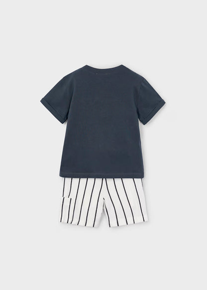 Conjunto bermuda rayas y playera cuello redondo