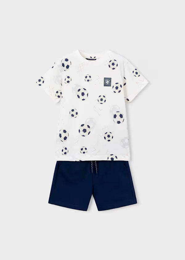 Conjunto bermuda marino y camiseta estampada