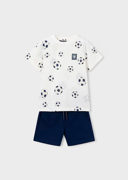 Conjunto bermuda marino y camiseta estampada