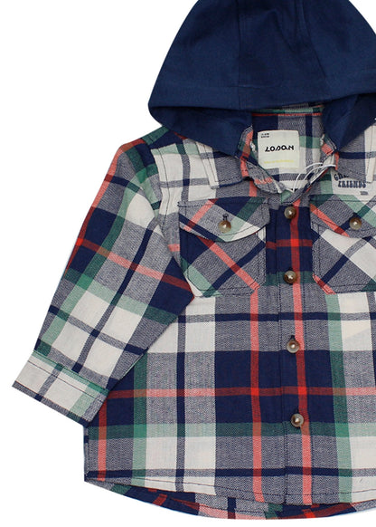 set pantalón denim, camisa a cuadros con gorro, losan