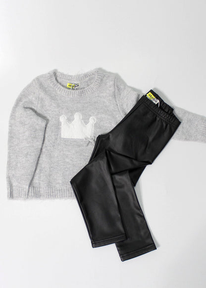 set jersey gris corona y pantalón vinipiel negro, marca losan