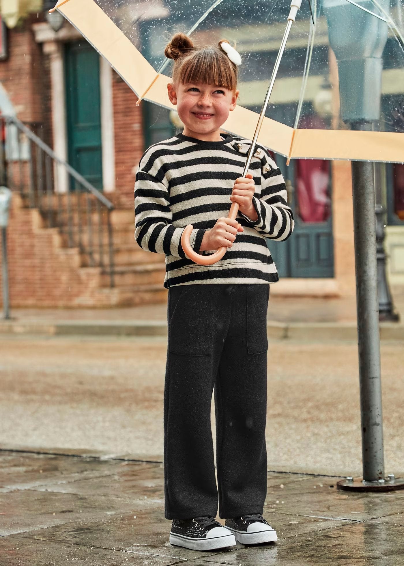 conjunto pantalón bolsas y jareta con jersey a rayas