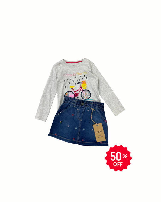 Set blusa gris y falda denim flores