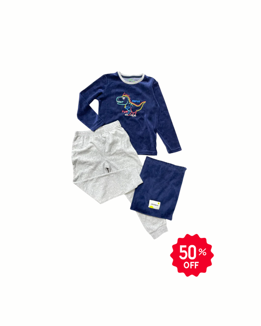 pijama azul de terciopelo. print dinosaurio
