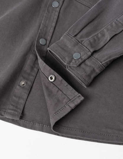 sobrecamisa gris  con gorro desprendible