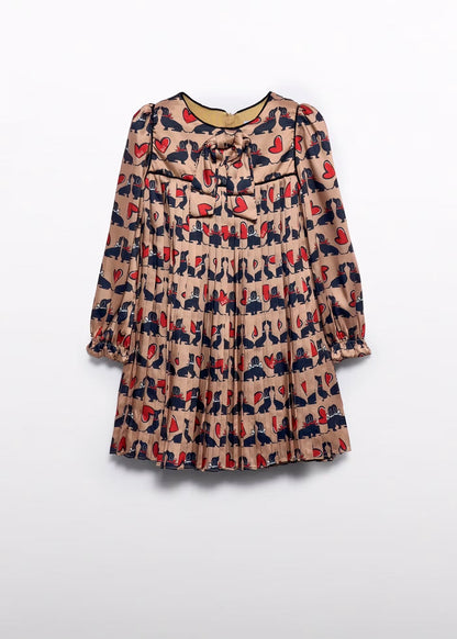 vestido plizado color camel con corazones y perritos