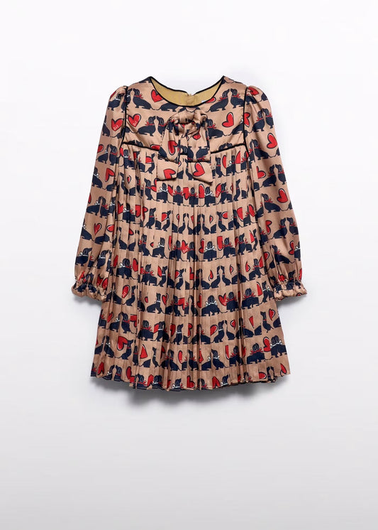 vestido plizado color camel con corazones y perritos