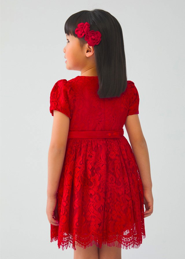 vestido rojo de encaje