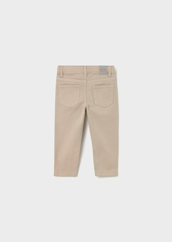 Pantalón slim fit chai