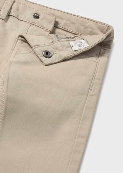 Pantalón slim fit chai