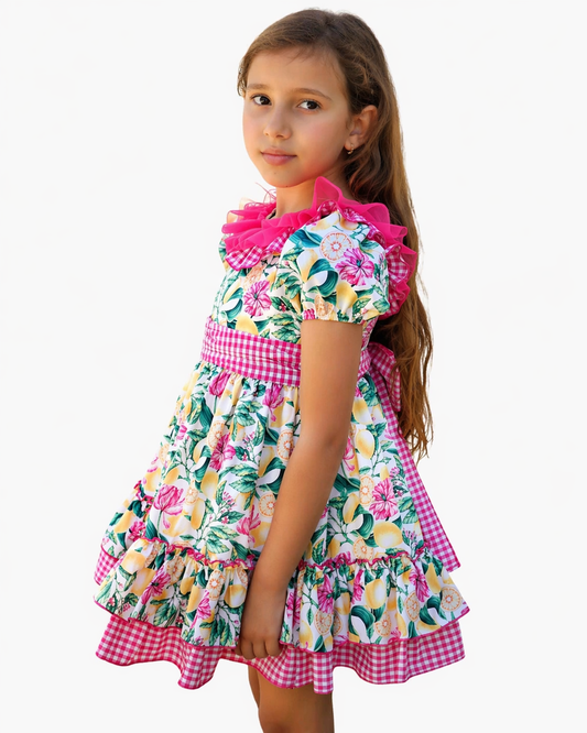 vestido flores fucsia, cinto a cuadroscuello olan