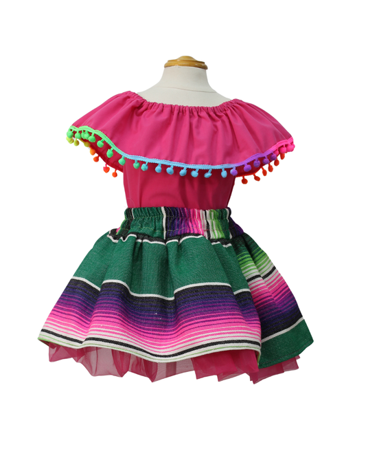 SET PATRIO TUTU CON BLUSA CAMPESINA ROSA POMPON ARCOIRIS, FALDA RAYAS SALTILLO