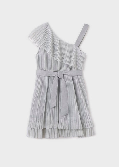 Vestido asimétrico plisado, color plata