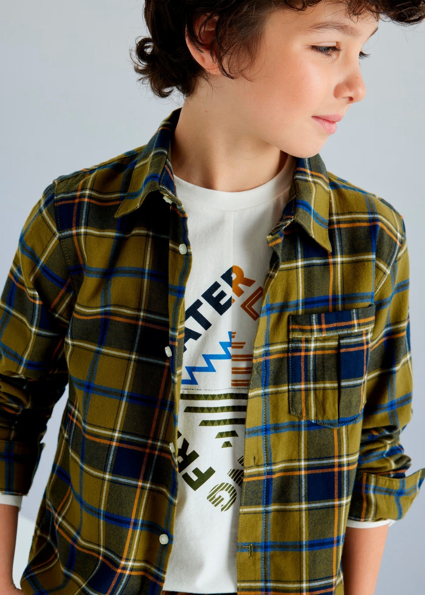 camisa a cuadros verde militar y caqui, manga larga