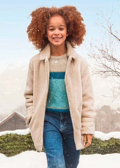 abrigo de vestir, color almendra