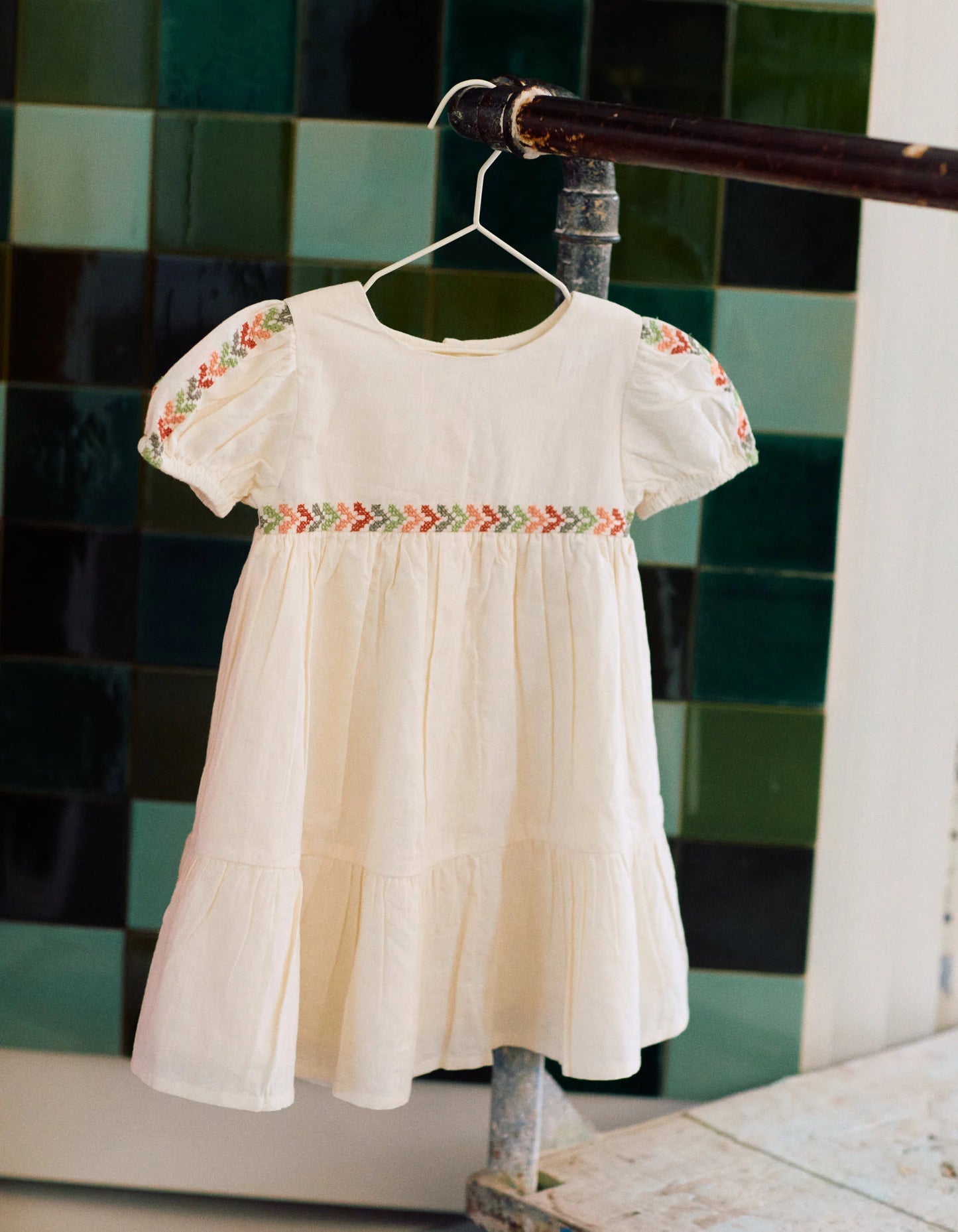 Vestido de lino con bordado + cubrepañal para bebé niña, beige claro