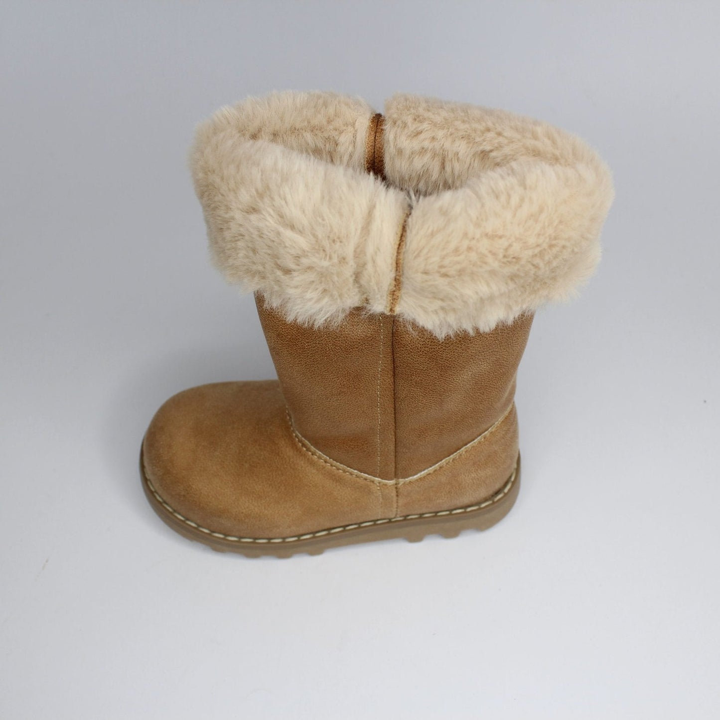 bota alta café con peluche