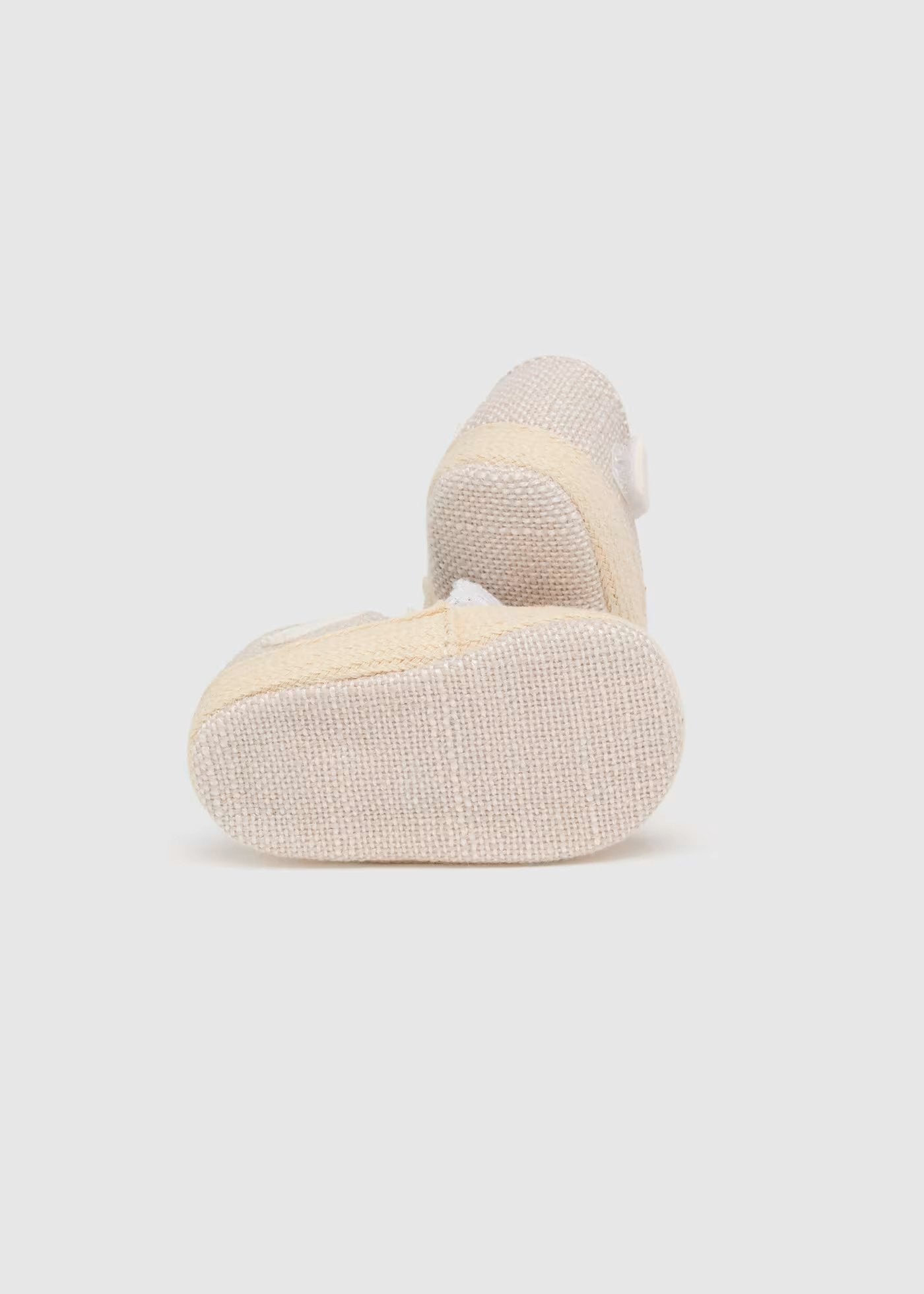 alpargatas con olan color blanco y yute para bebé