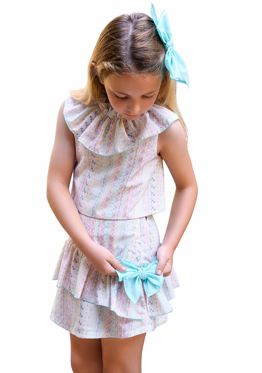 Conjunto blusa y falda tonos pastel, moda española