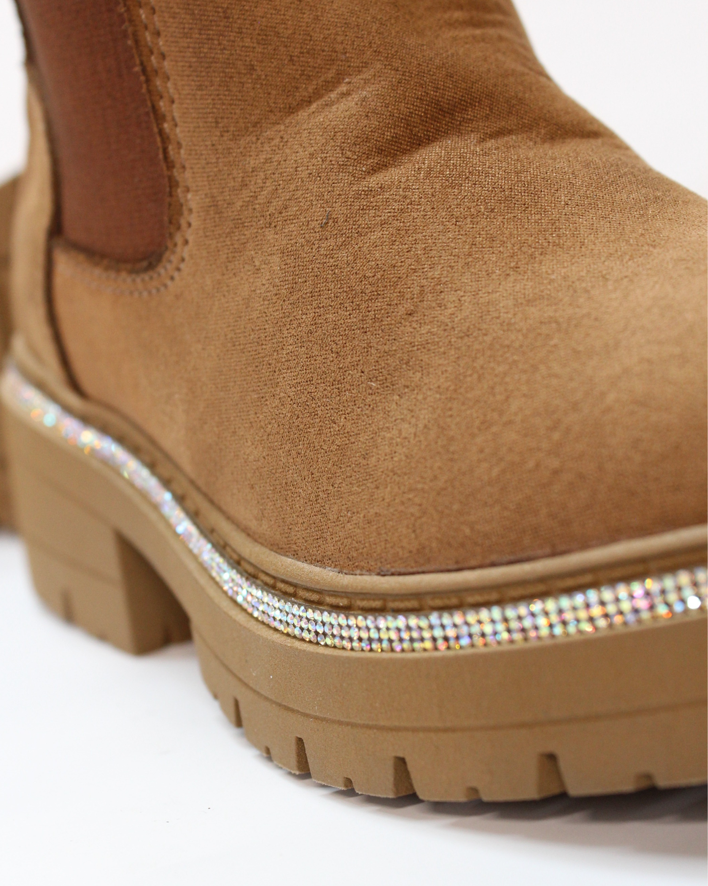 Botin gamuza camel tira cristales en suela