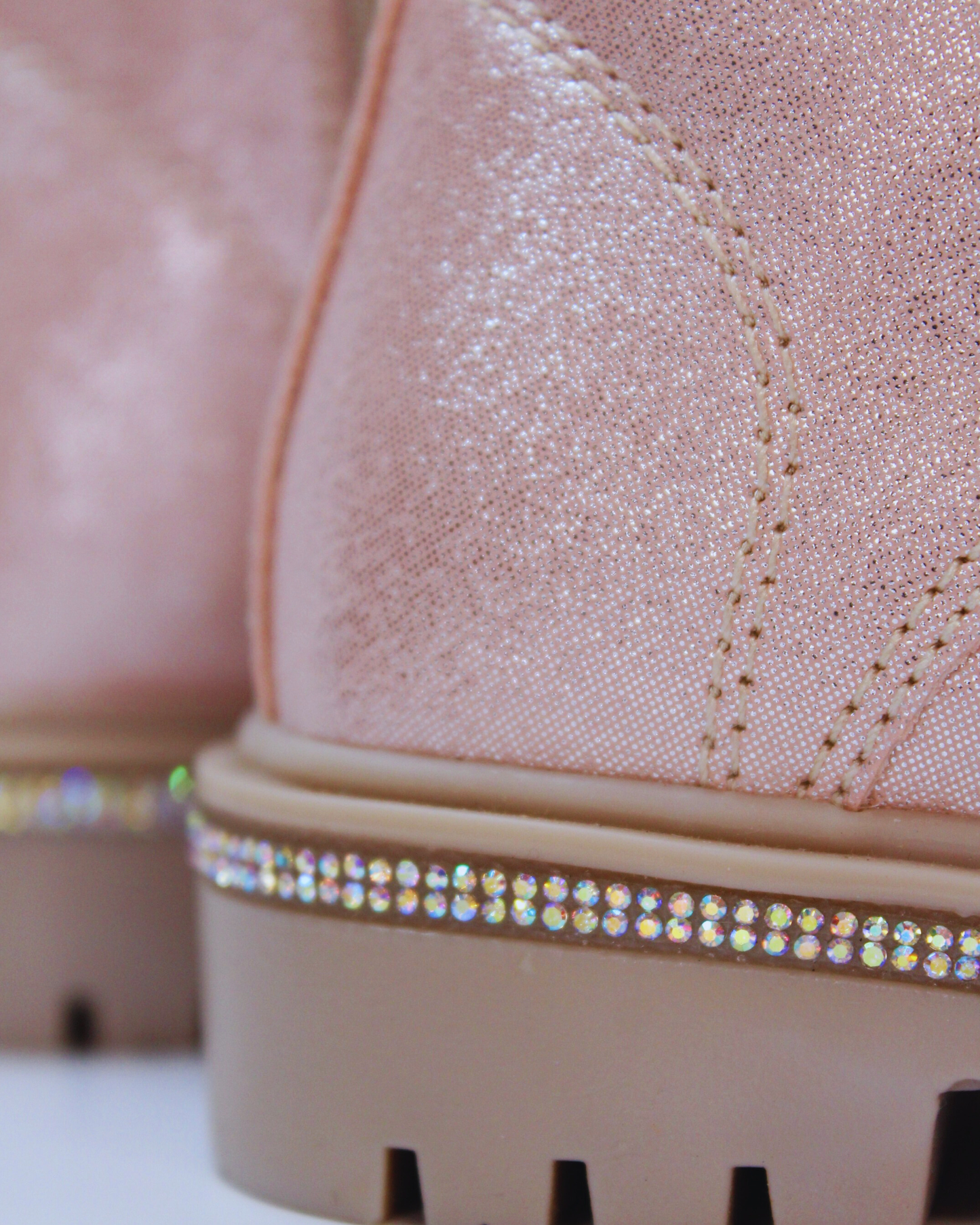 Botin peonia rosa glitter con cristales en la suela