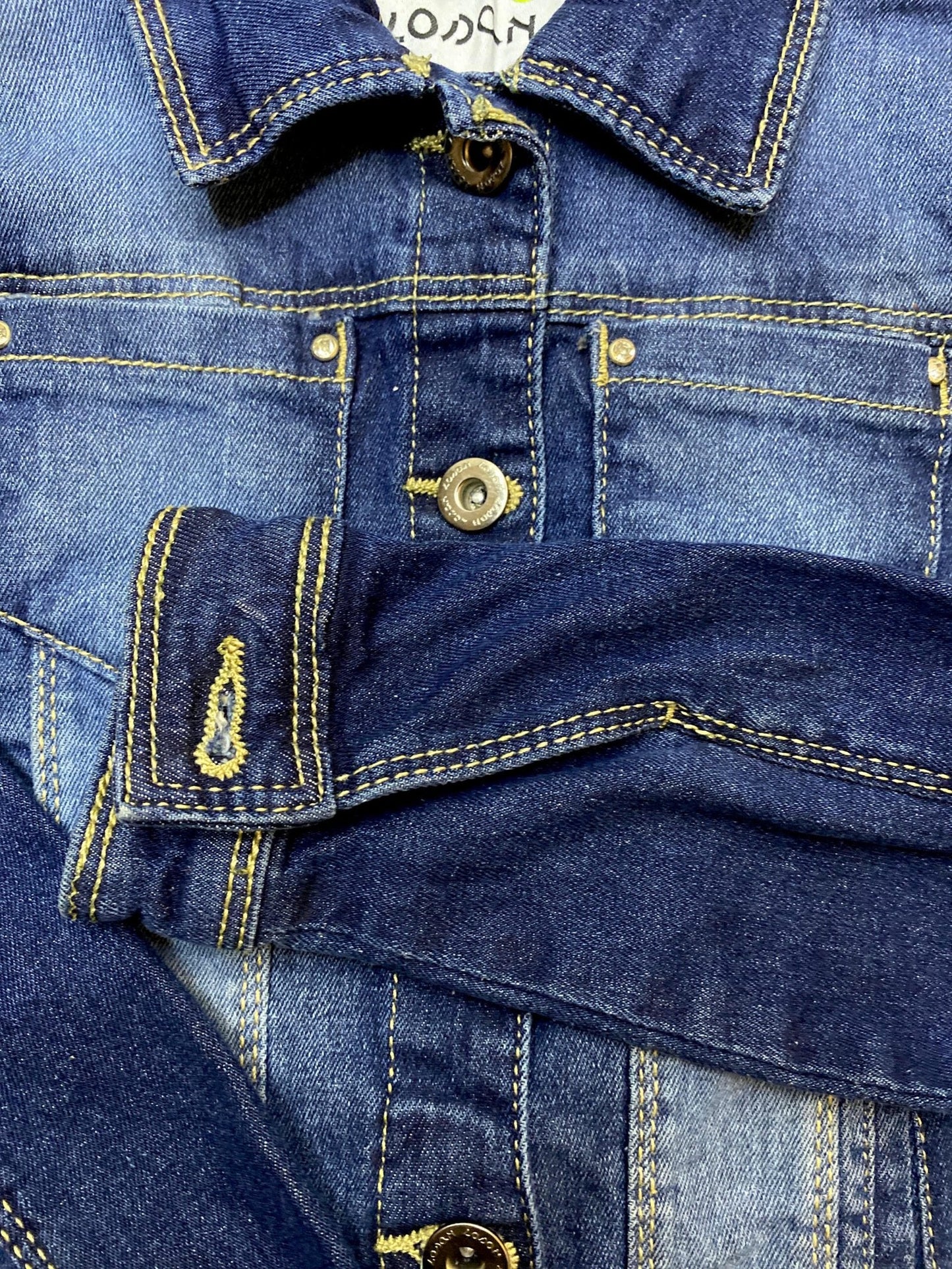 cazadora denim corte vaquero con destellos en bolsas