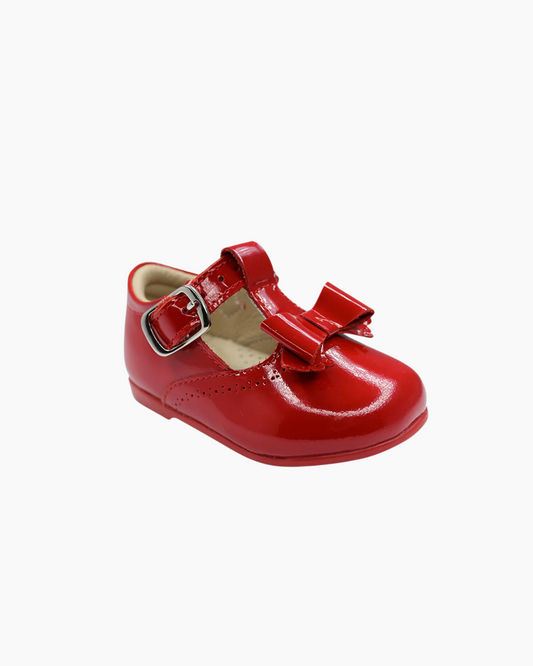 zapato de charol color rojo