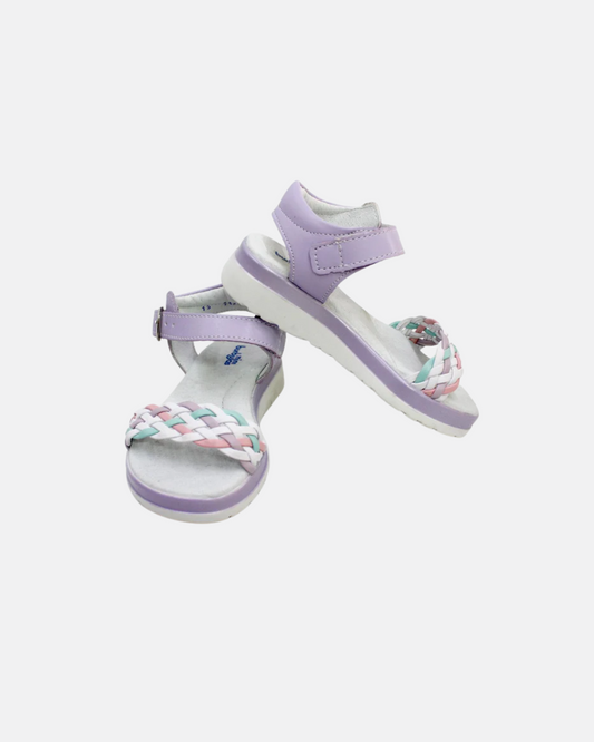 huarache tonos pastel, color lila, cierre con hebilla