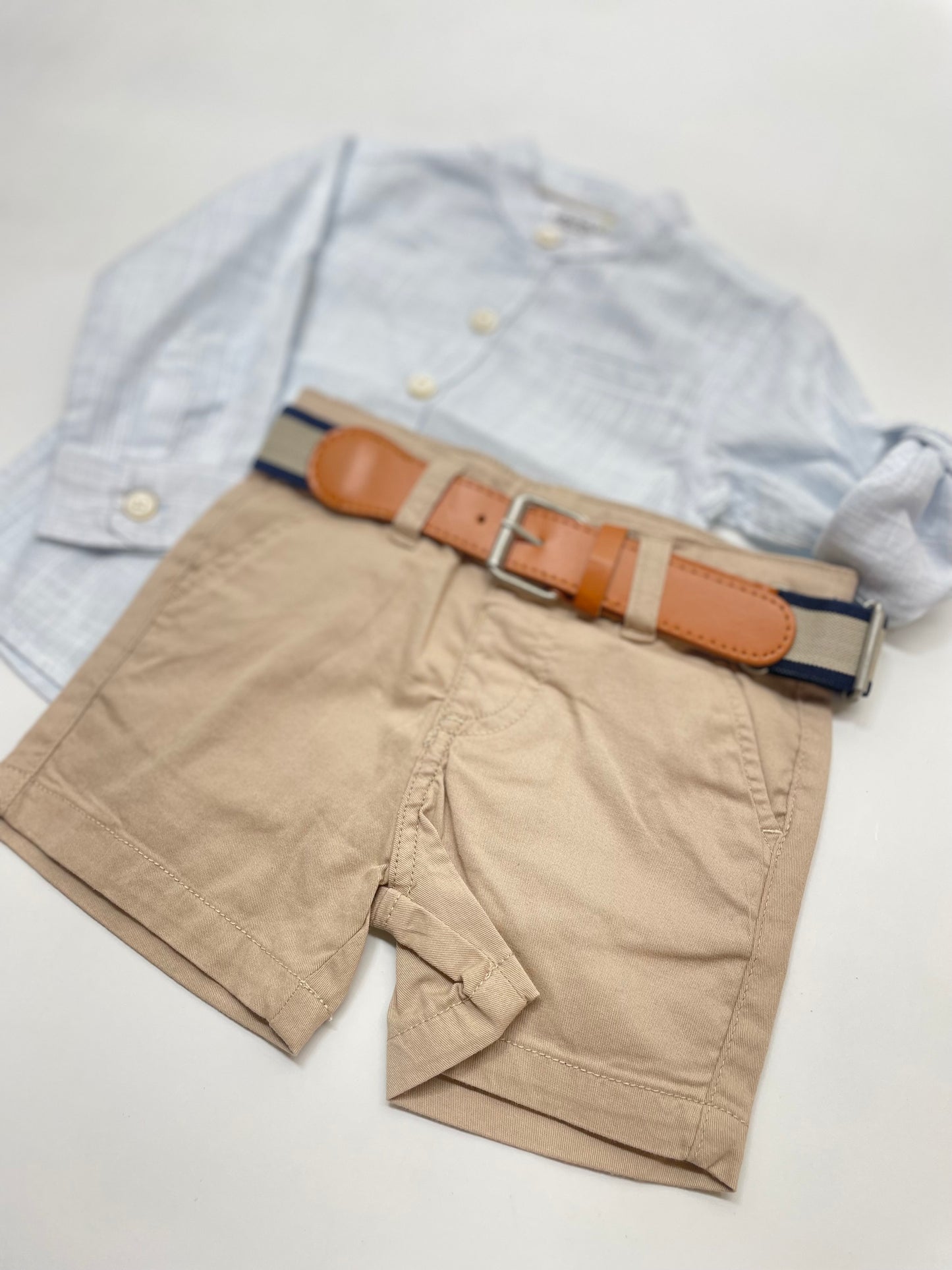 Set camisa manga larga y short beige