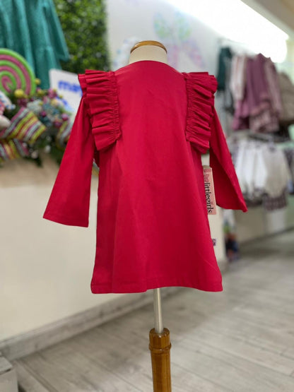 vestido manga larga color rojo, olanes en manga