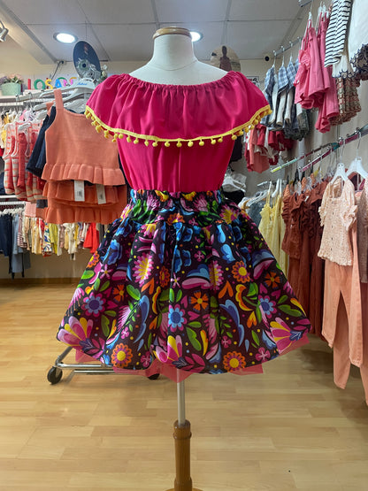 SET PATRIO TUTU CON BLUSA CAMPESINA ROSA POMPON AMARILO FALDA CAMBAYA NEGRA