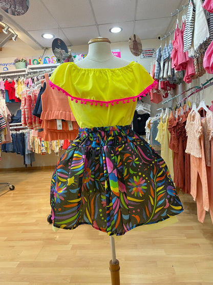 SET PATRIO TUTU CON BLUSA CAMPESINA AMARILLA POMPON ROSA FALDA CAMBAYA NEGRA